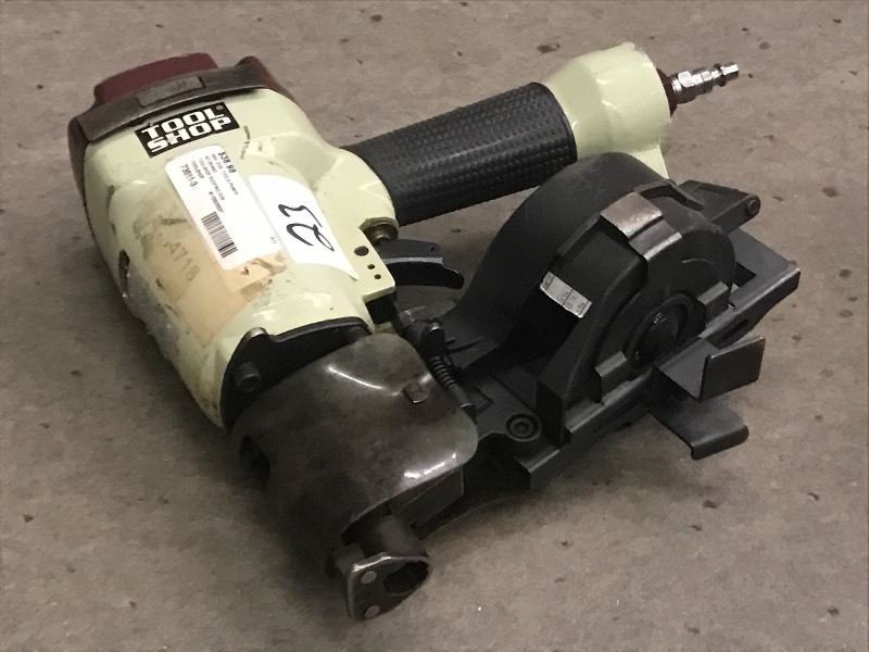 lot 23 image: Tool Shop Pneumaitc Coil Roofing Na...