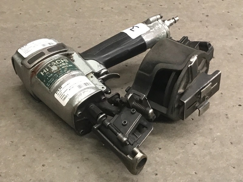 lot 30 image: Hitachi NV-45AB2 Pneumatic Coil Roo...