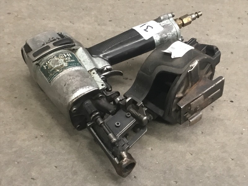 lot 31 image: Hitachi NV-45AB2 Pneumatic Coil Roo...