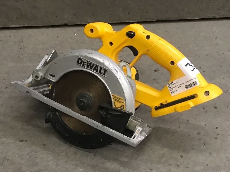 lot 32 image: DeWalt DC390 Cordless Circular...
