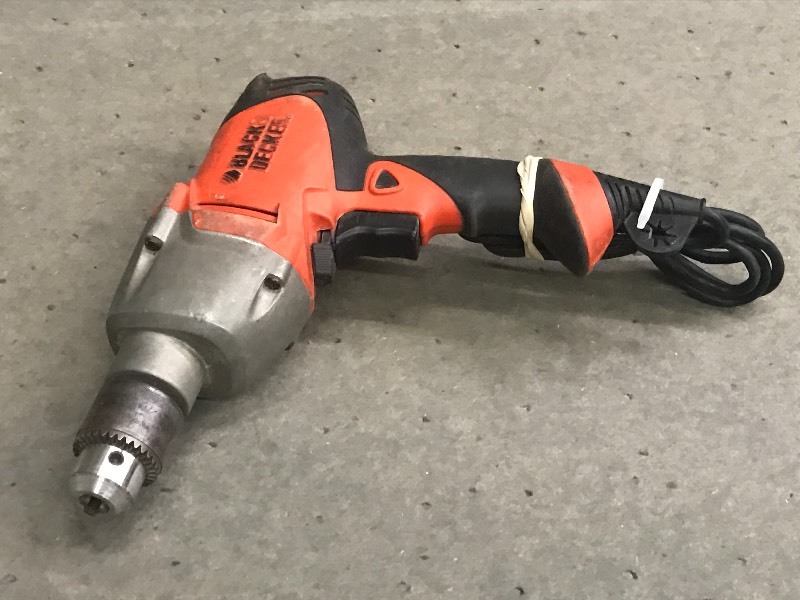 lot 42 image: Black & Decker 115Volt 12 Drill ...