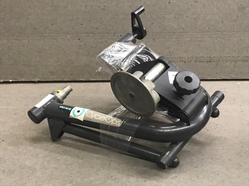 lot 71 image: CycleOps Indoor Bike Trainer ...