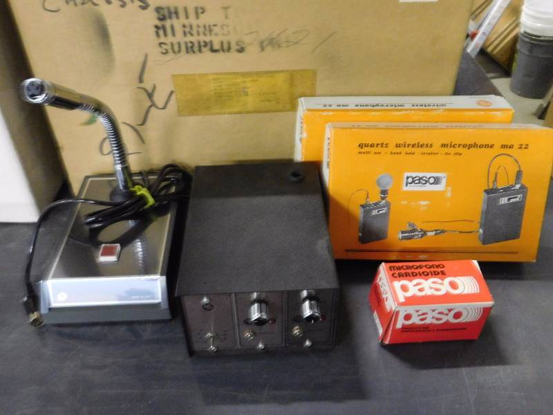 lot 29 image: Misc. Lot of Vintage Electronics