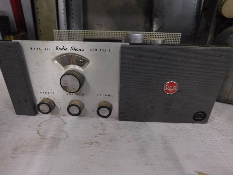 lot 33 image: General Electric Tube Power Unit & RCA Mark VII Tube Radio