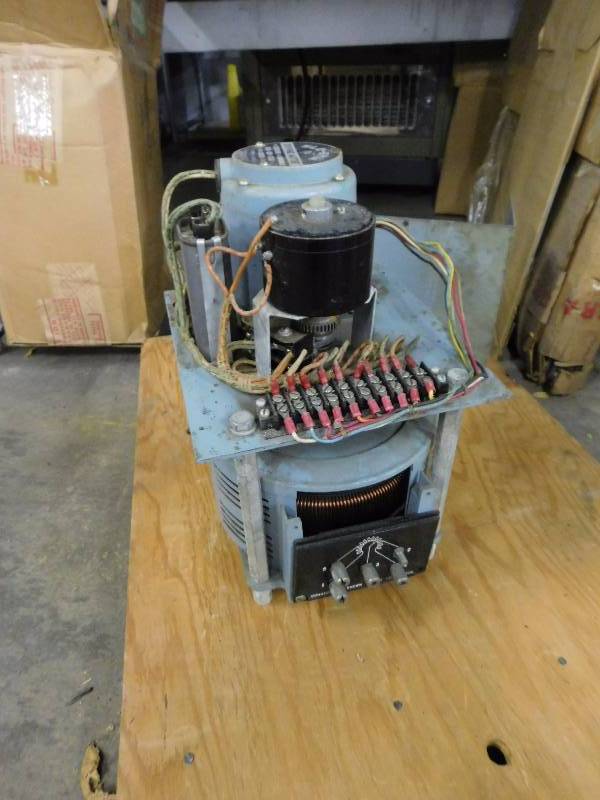 lot 36 image: SLO-SYN Motorized Variable Transformer Variac