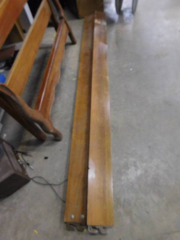 lot 7 image: Vintage Twin Bed Frame