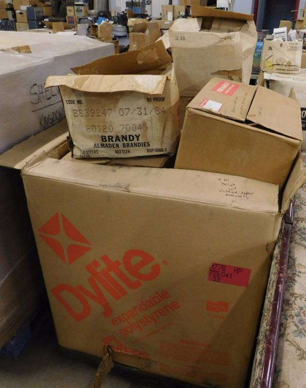 lot 69 image: Large Lot of Vintage Electronic Repair Manuals