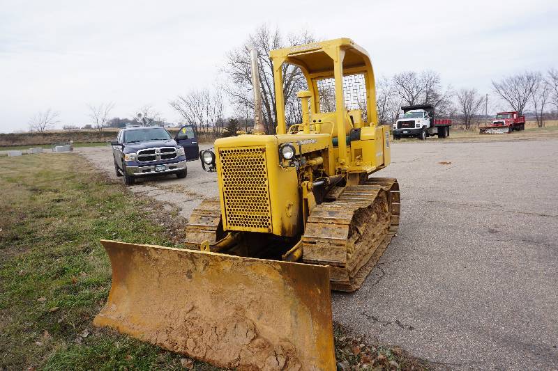 International Dressen Model TD-7 Series C Crawler Dozer