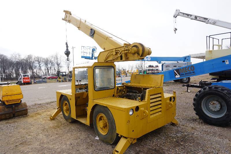 Grave Model IND 24 6 Ton Truck Crane
