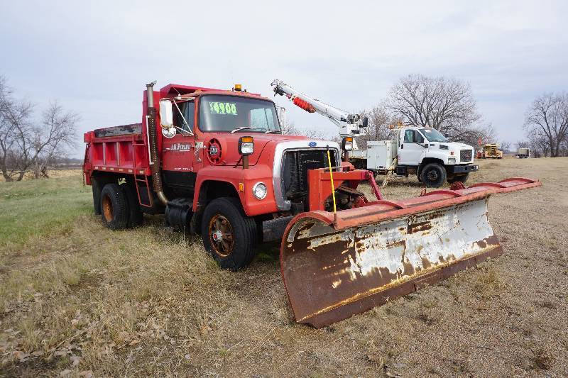 1985 Ford L8000 Dump Truck Plow Truck