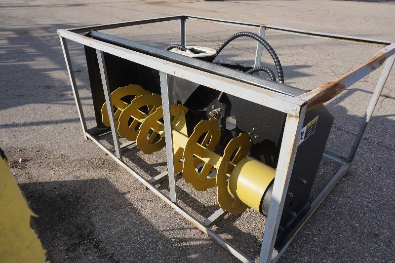 Universal Mount Bobcat Skid Loader Skid Steer Heavy Duty 68 Hydraulic Snow Blower Attachment