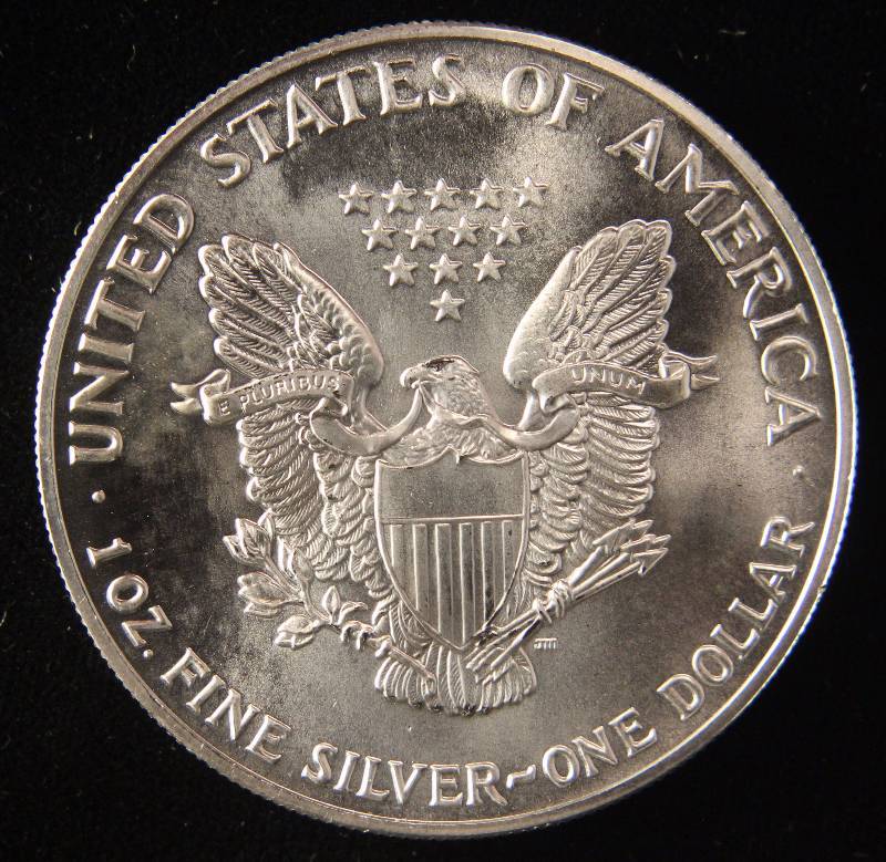 1990 AMERICAN SILVER EAGLE 1 TROY OZ. .999 FINE SILVER DOLLAR