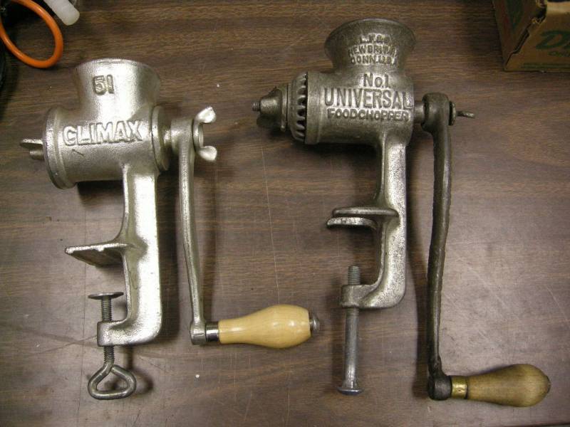 lot 32 image: 2 Food ChopperMeat Grinders
