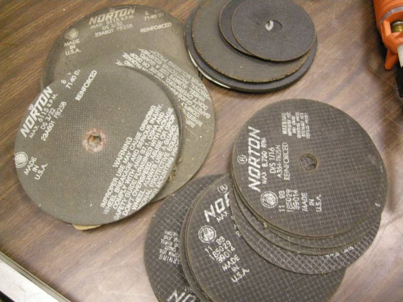 lot 35 image: Noton Cutting Wheels