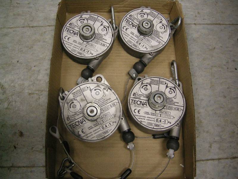 lot 40 image: 4 Tecna Tool Spring Balancers