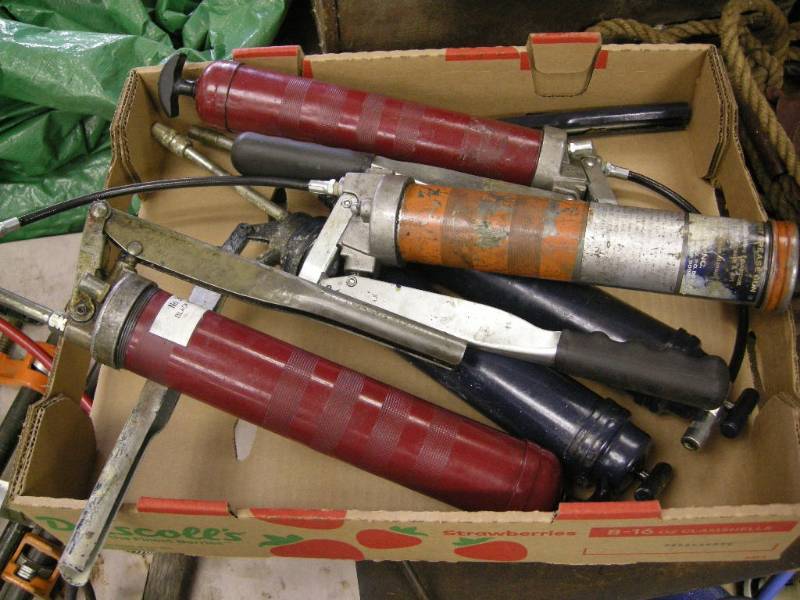 lot 47 image: 5 Grease Guns