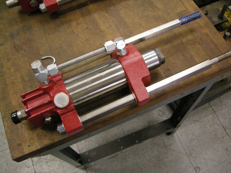 lot 49 image: Titan Tool Inc Cylinder