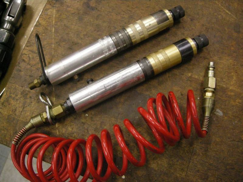 lot 73 image: 2 Cleco 14 Air ScrewdriverNut Runners