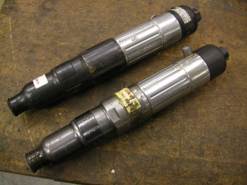 lot 74 image: 2 ARO Screwdrivers