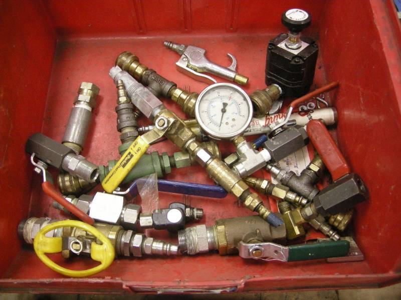 lot 88 image: Group Pneumatic Valves