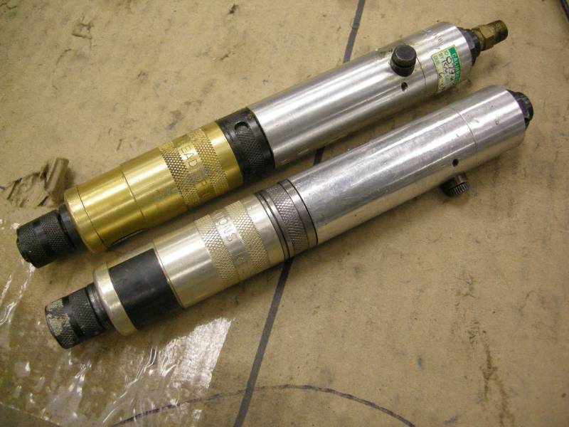 lot 90 image: 2 Cleco Pneumatic Hex Screwdrivers
