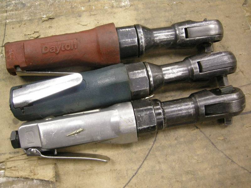 lot 95 image: Three 38 dr Air Ratchets