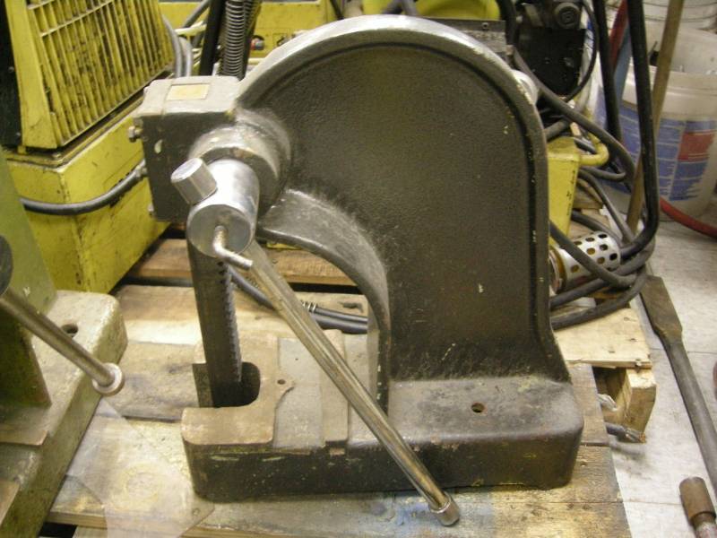 lot 113 image: Dayton 2 Ton Arbor Press