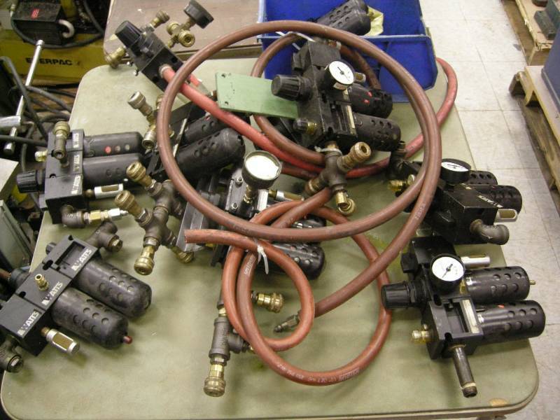 lot 123 image: Watts Pneumatic System FilterLubricatorRegulator Assemblies
