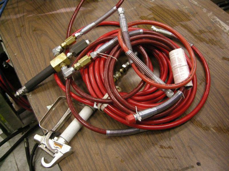 lot 135 image: Sprayer Airhose Fittings