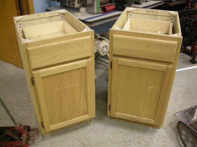 lot 156 image: 2 Oak Cabinets