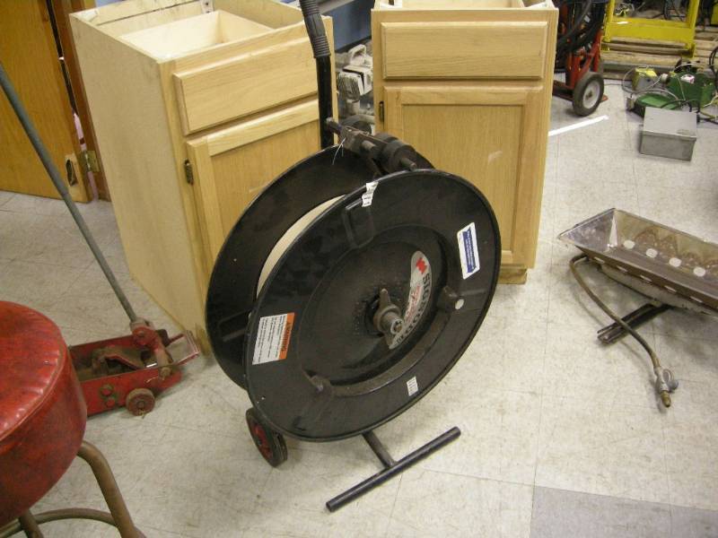lot 158 image: Signode Industrial Mobile Strapping Dispenser