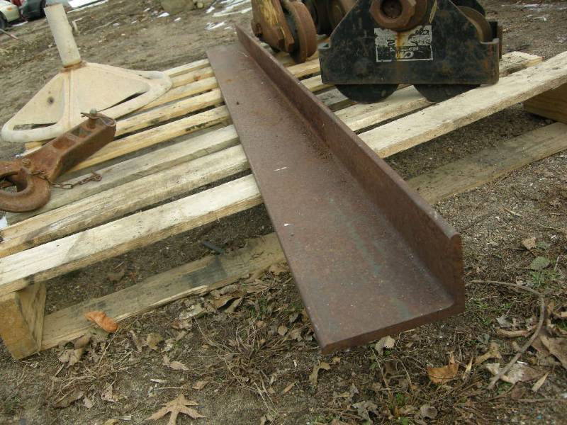 lot 168 image: Heavy Steel Angle
