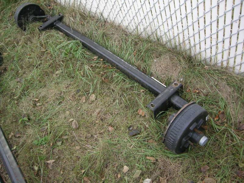lot 172 image: 3500lb Trailer Axle