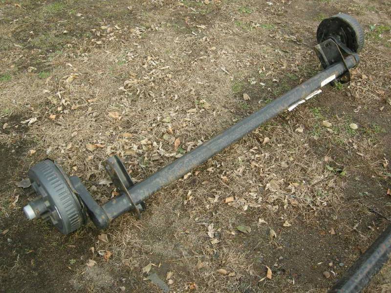 lot 178 image: 3500lb Trailer Axle