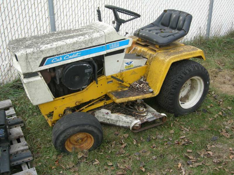 lot 184 image: International Cub Cadet 1250 Tractor Project