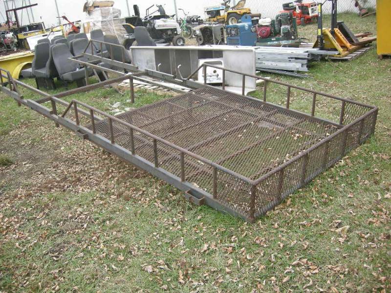 lot 203 image: Pickup Overhead Rack