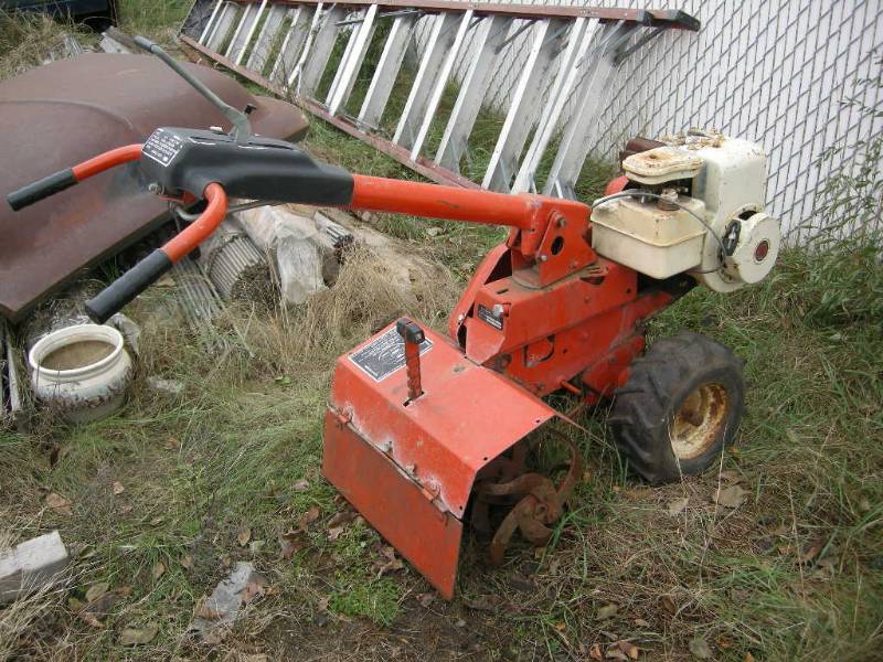 lot 207 image: Gilson Rear Tiller