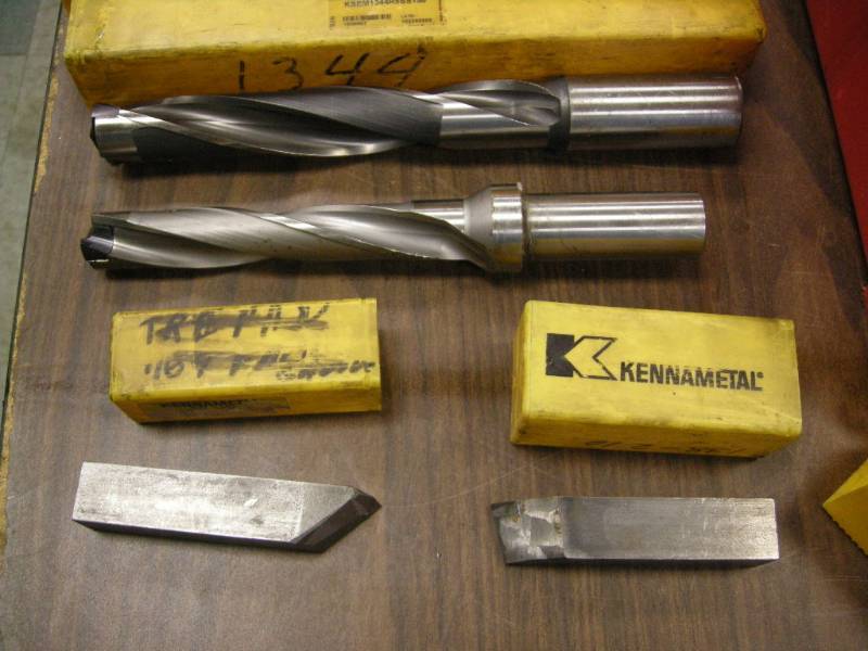 lot 230 image: Kennametal Bits (Modular Drills) and Lathe Tools