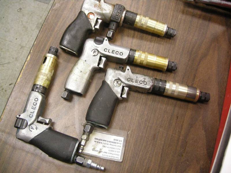 lot 240 image: 4 Cleco Pistol Grip Pneumatic ScrewNut Drivers