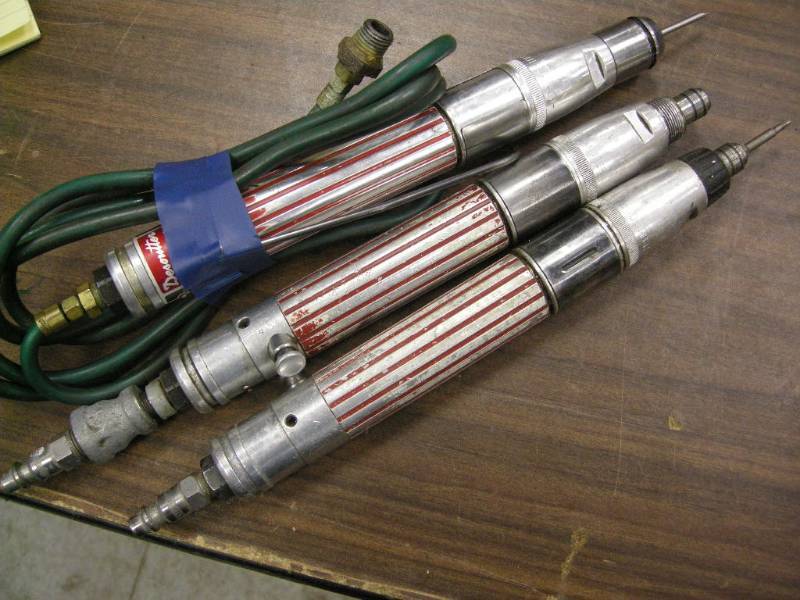 lot 259 image: 3 Desoutter Air In-Line Screwdrivers