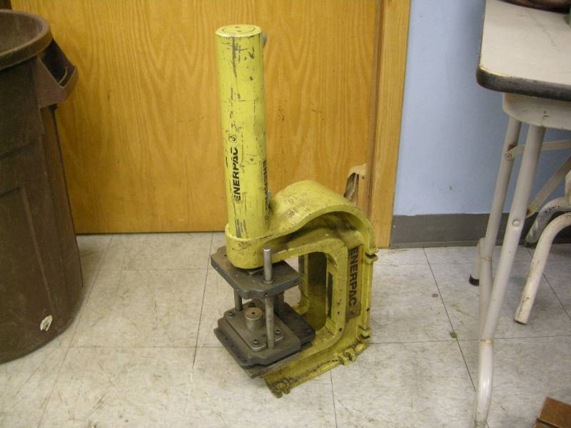 lot 293 image: Enerpac Press and Cylinder