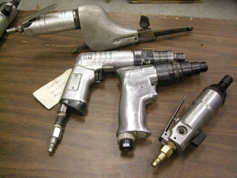 lot 298 image: IH and Other Pneumatic Air Tools