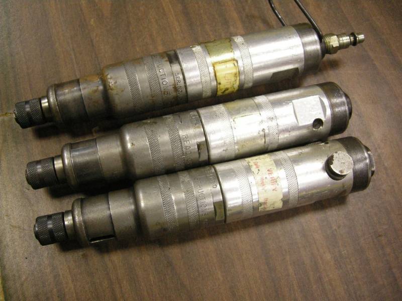 lot 301 image: 3 Cleco Pneumatic In-Line ScrewNut Drivers