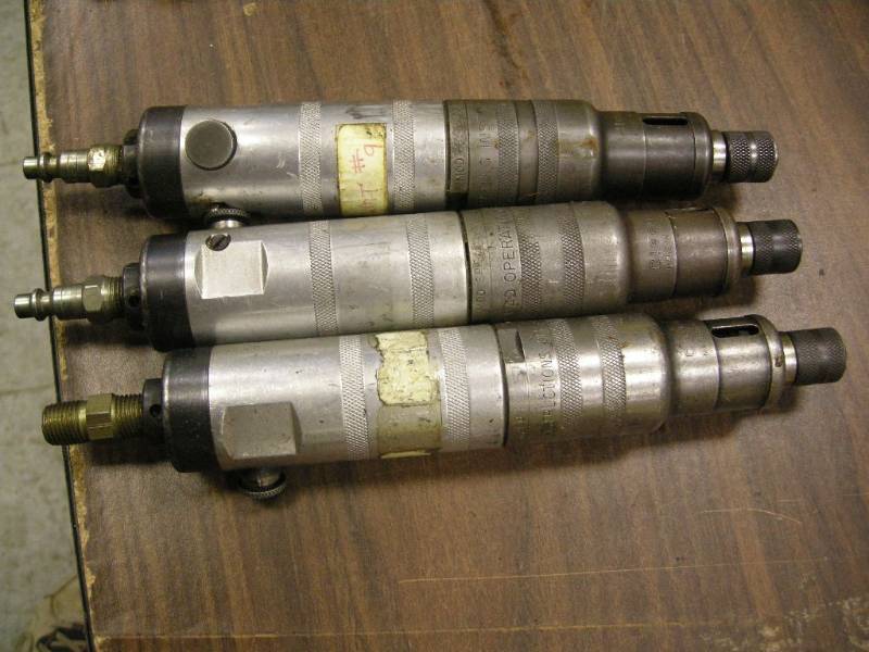lot 302 image: 3 Cleco Pneumatic In-Line ScrewNut Drivers