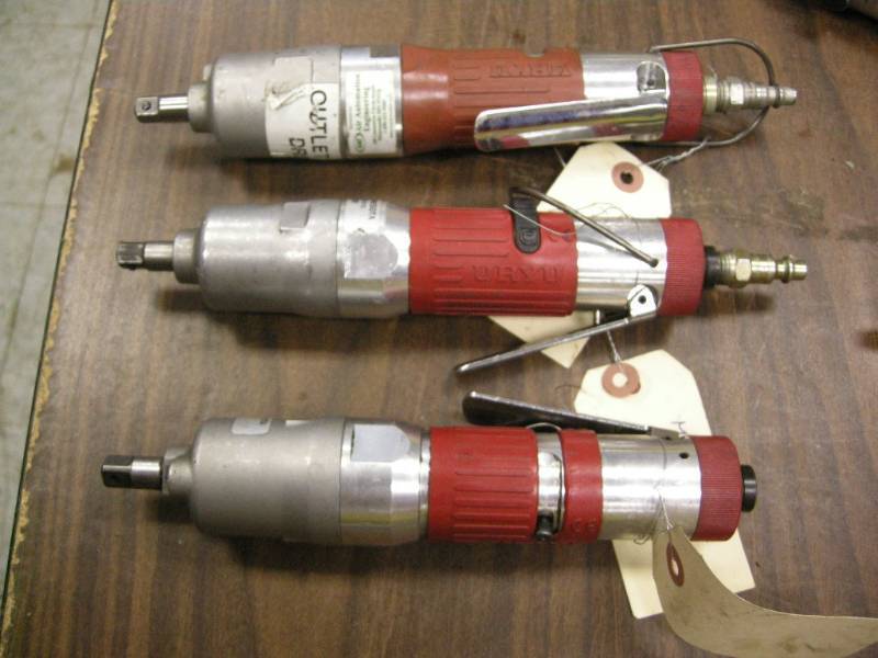 lot 303 image: 3 URYU Pneumatic In-Line ScrewNut Drivers