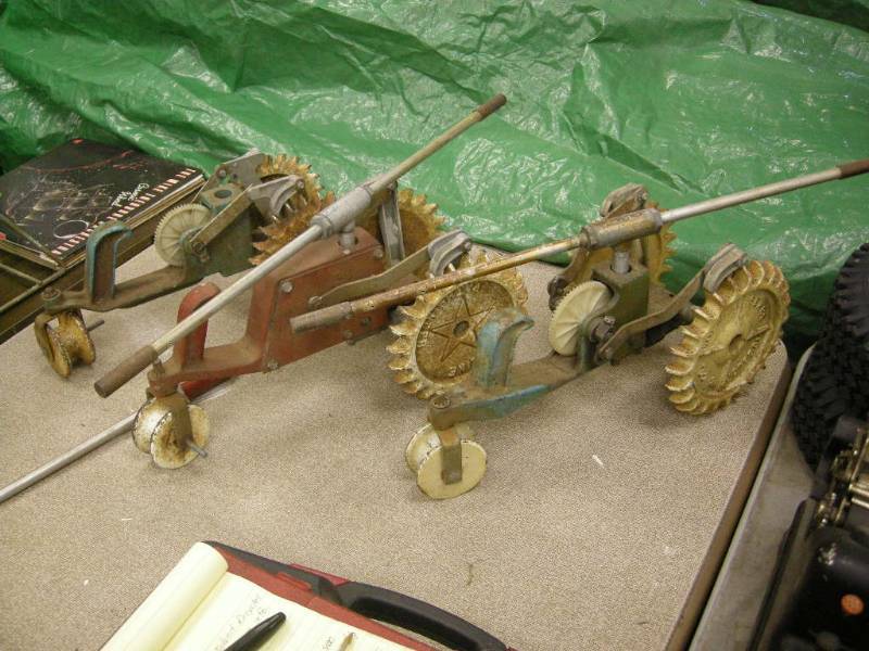 lot 319 image: 3 Vintage Traveling Tractor Sprinklers