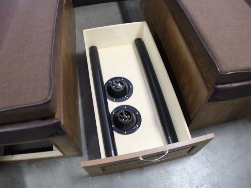 lot 0004 image: Booth Dinette - New RV Take Out - Complete Set Up