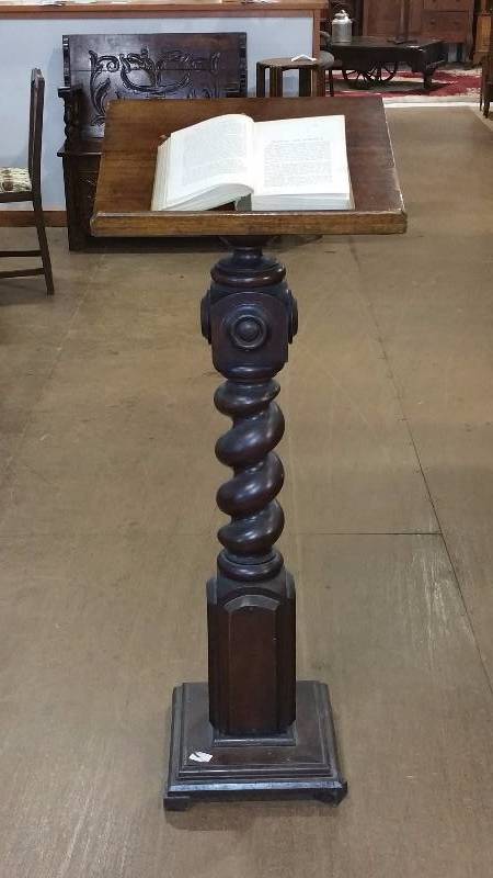 Antique English Barley Twist Pulput  Podium
