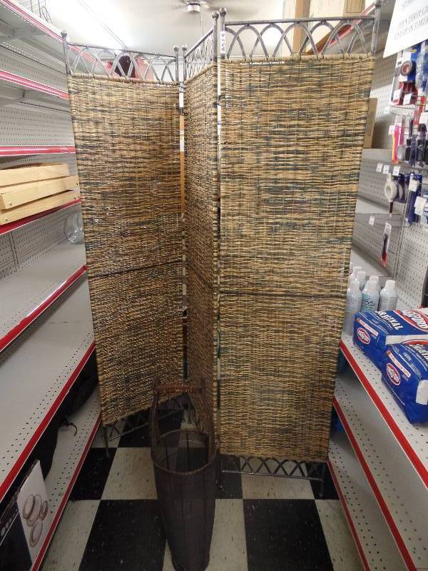 Room Divider & Rod Holder