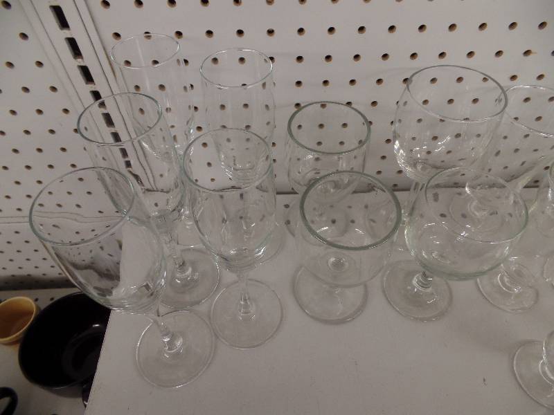 Mixed Glasswear 22 Glasses